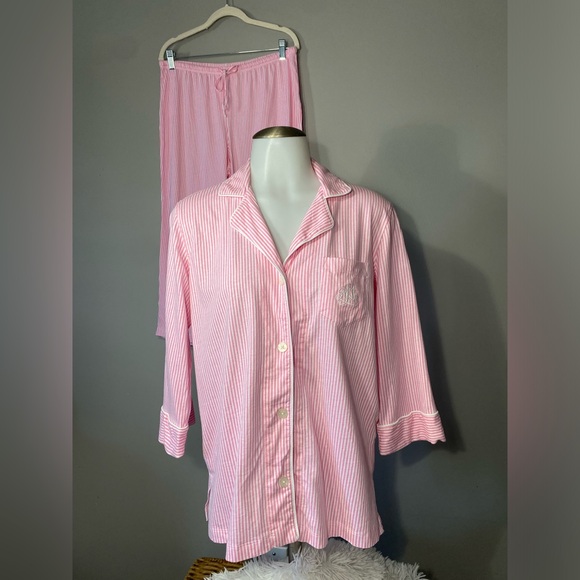 SOLD ❤️Lauren Ralph Lauren 
Ladies M Capri Pajamas Set 
Monogram pocket
Pink - Picture 3 of 8